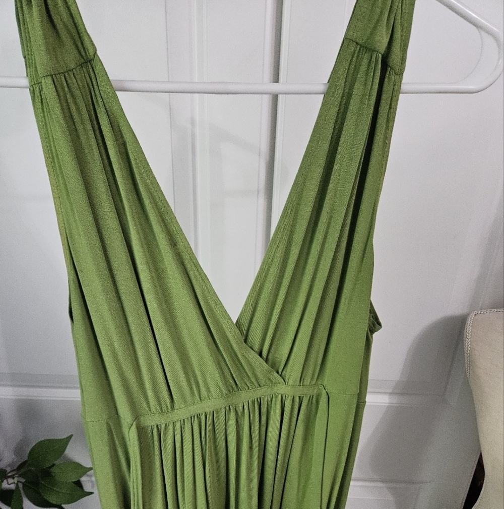 Green Sleeveless Maxi Dress - Picture 2 of 6
